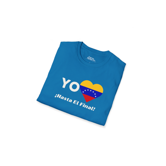 A folded blue unisex t-shirt featuring a heart-shaped Venezuelan flag, the word "Yo" on the left, and the text "¡Hasta El Final!" reading below.